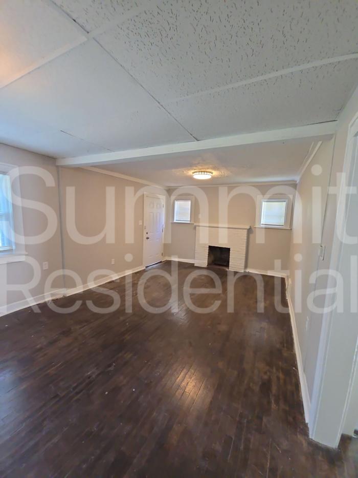 5011 East 39 Terrace – photo 4