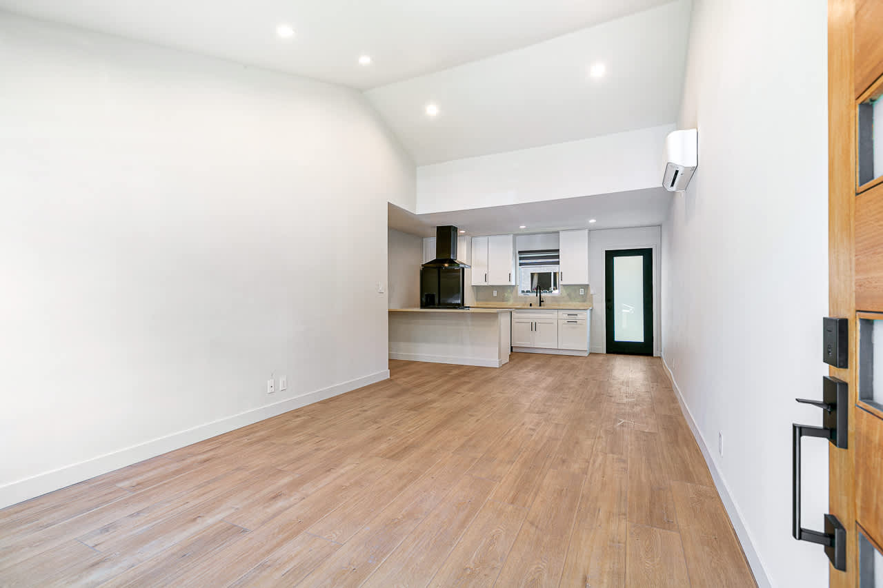 10418 Regent St – photo 2