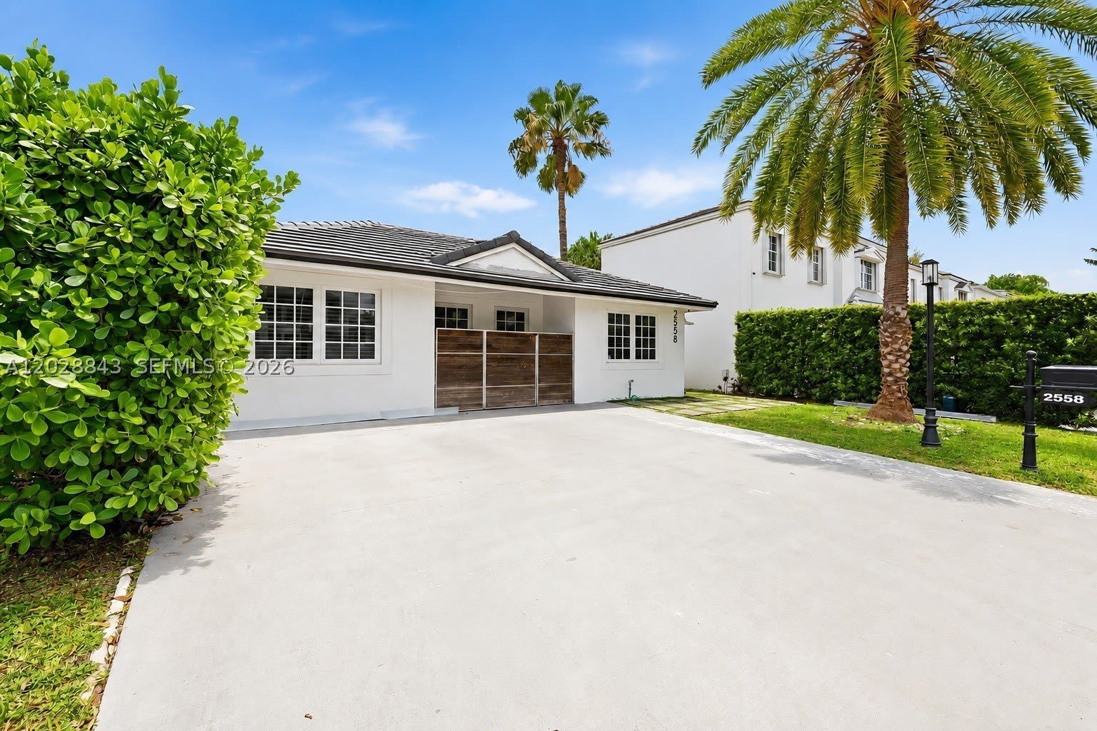 2558 NE 206th Terrace – photo 2
