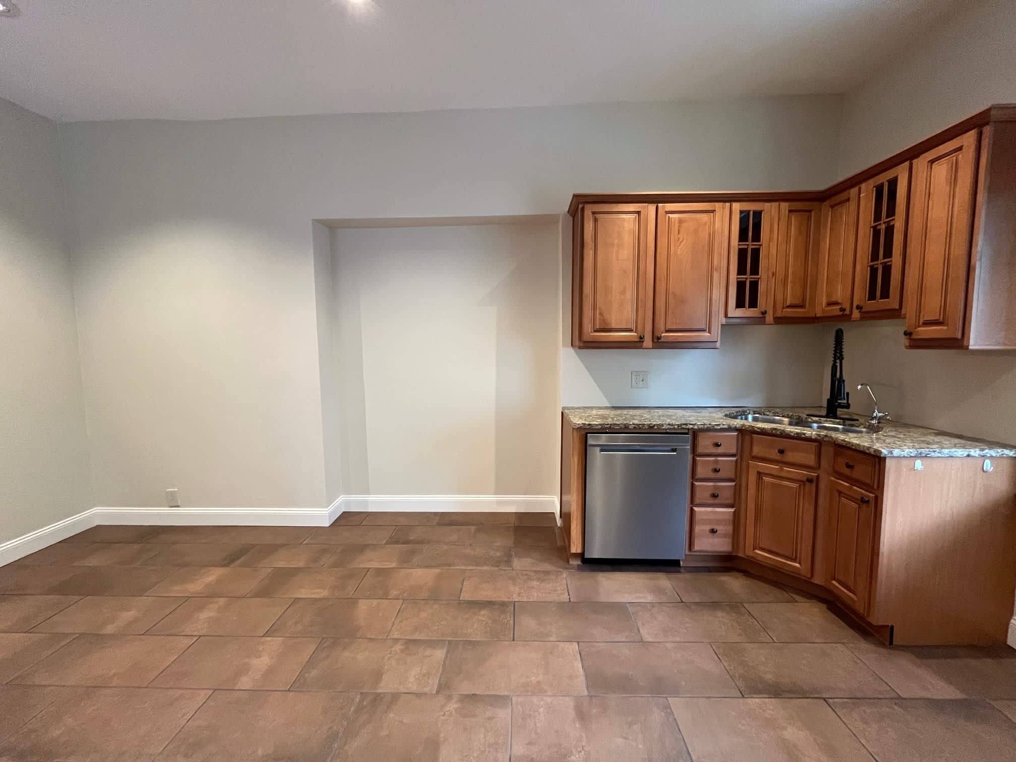 347 Stratford Avenue 1 – photo 5