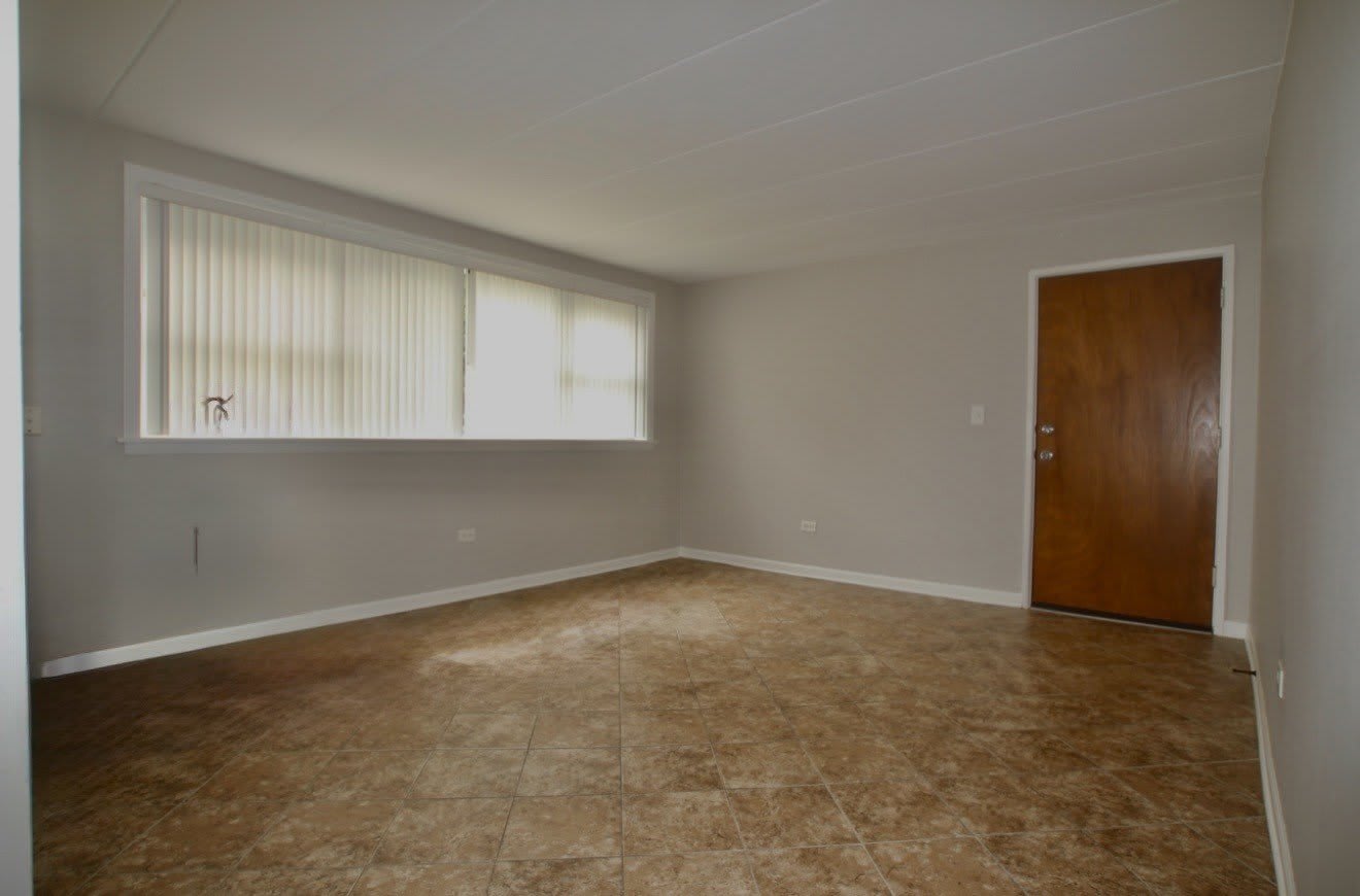 10931 S LLOYD Drive – photo 3