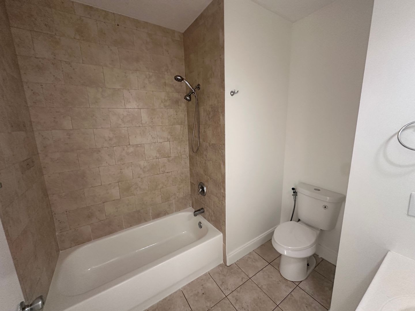 RENOVATED 2 BED / 2 BATH – AVAILABLE NOW! – photo 5