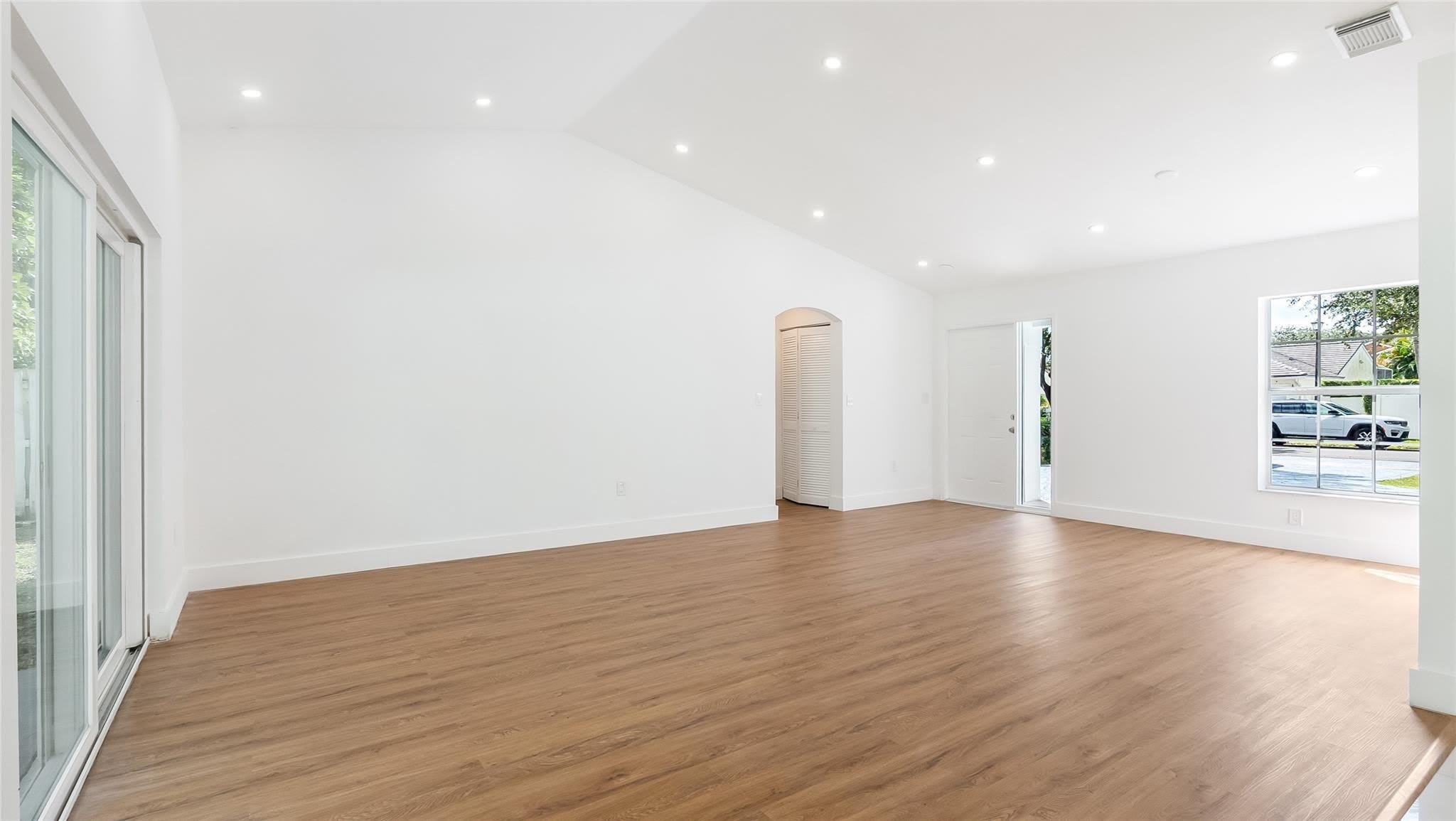 1811 SW 124th Way – photo 5