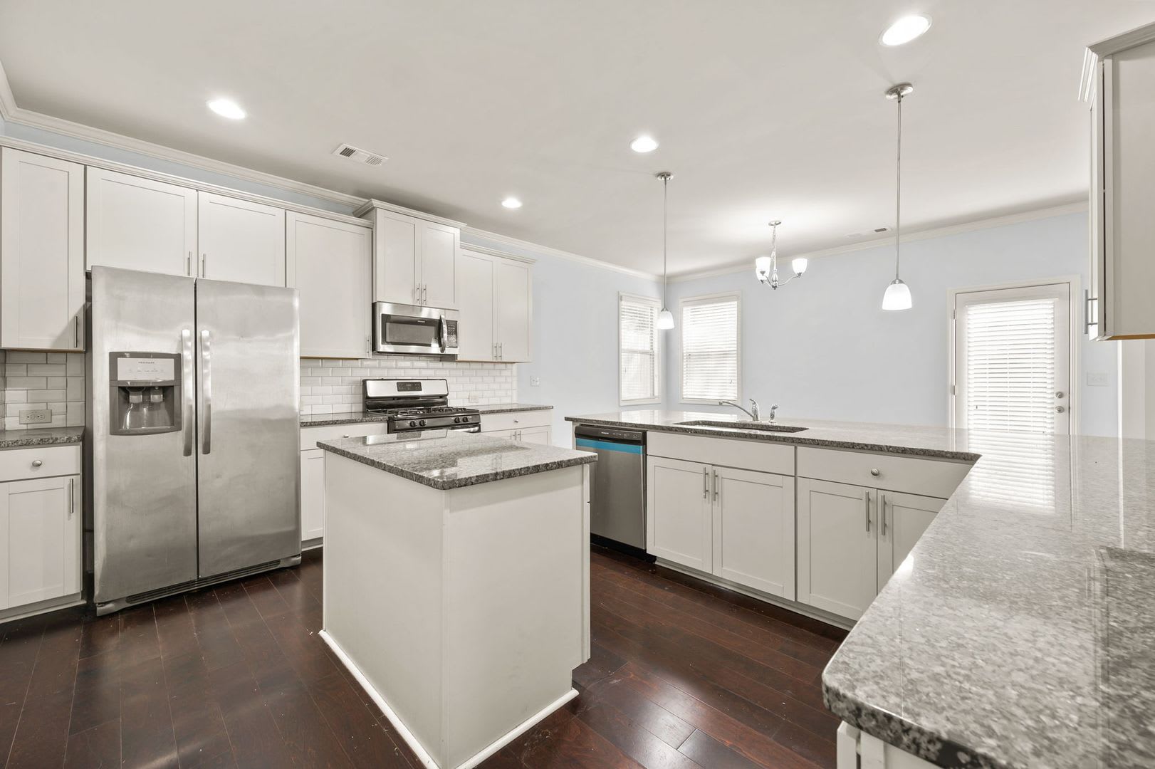 Spacious 5BR/3.5BA Home in Tallant Farms – photo 2
