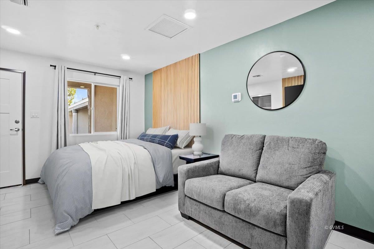 1879 Peppertree Dr – photo 3