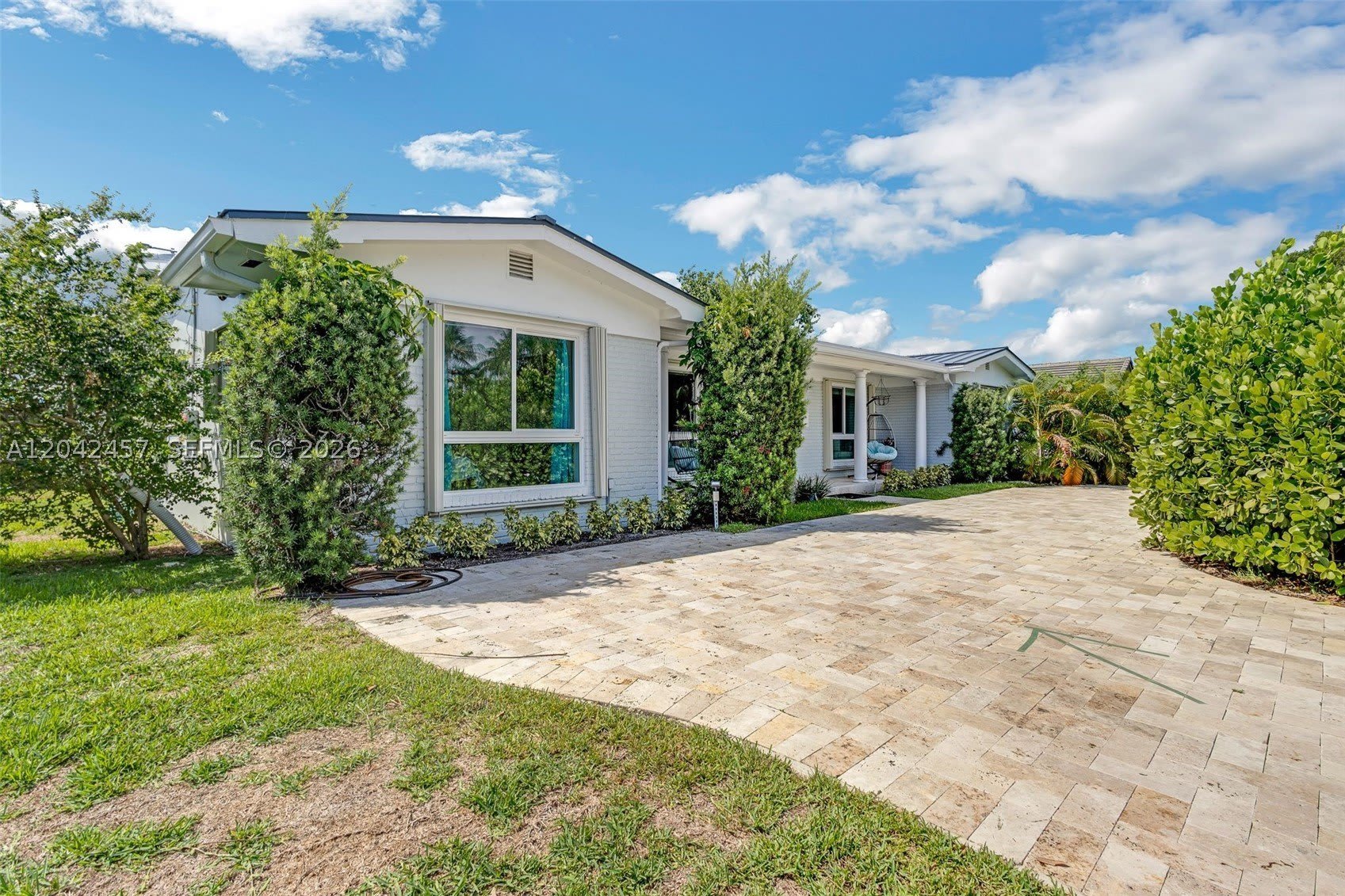 633 N Crescent Dr – photo 2