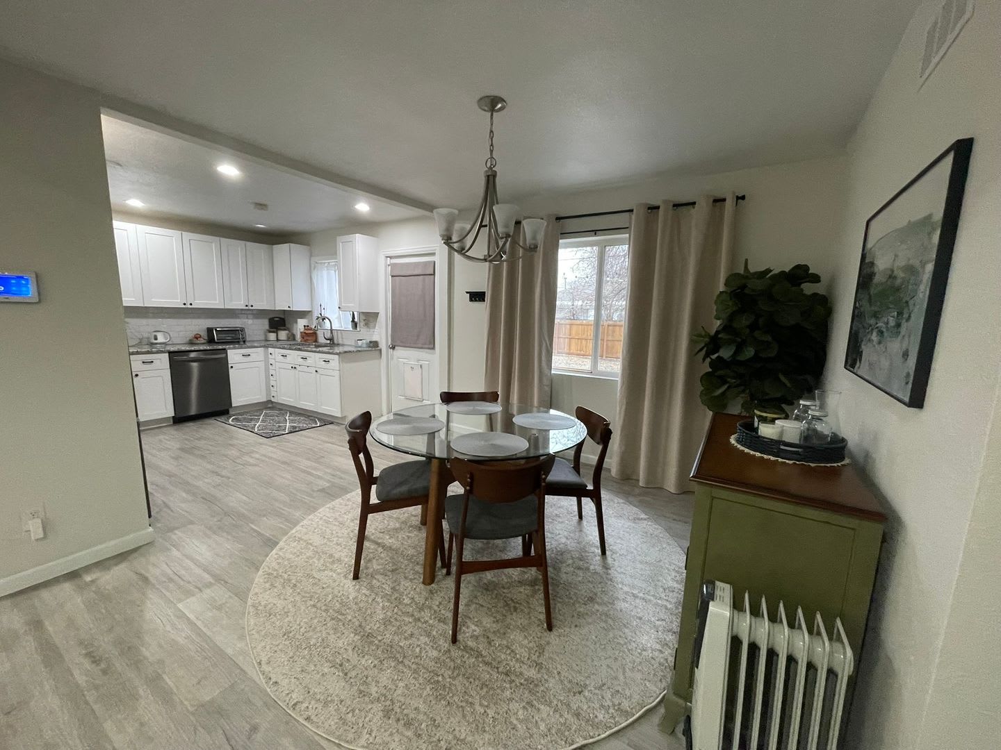 Charming Updated Home with Spacious Yard – photo 4