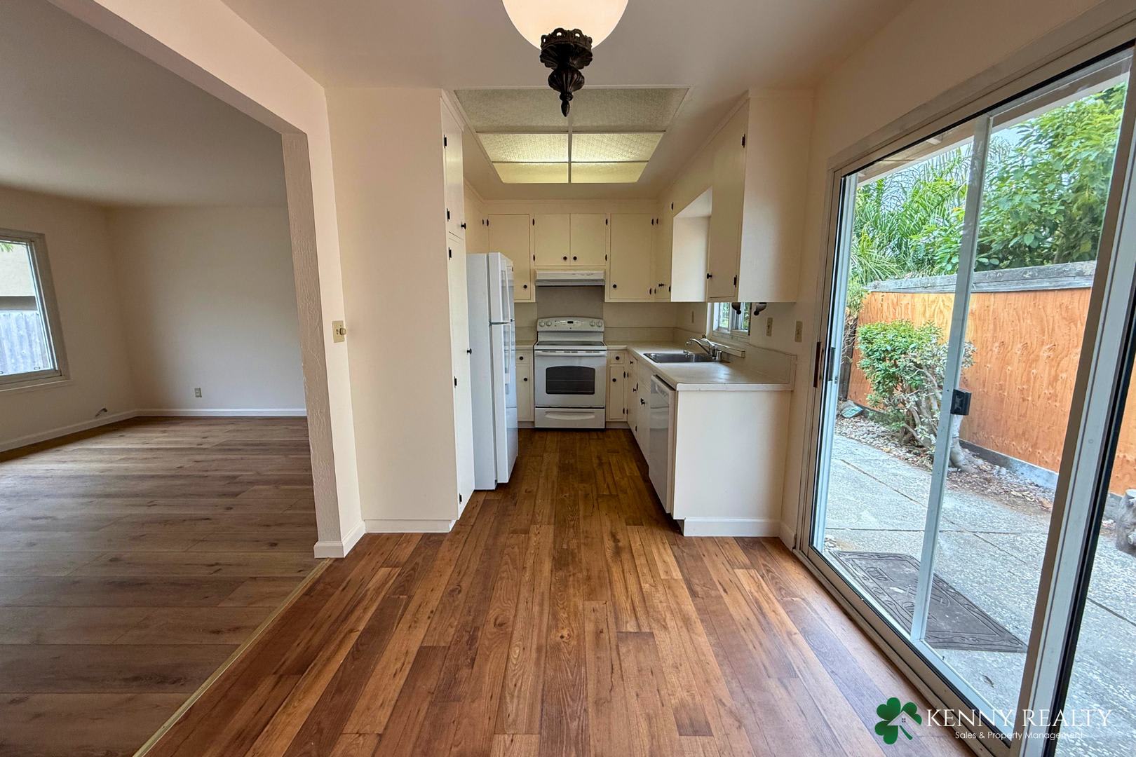 Spacious 3Br 2Ba Duplex Home In Millbrae With Private Yard 2 Car Garage – photo 4