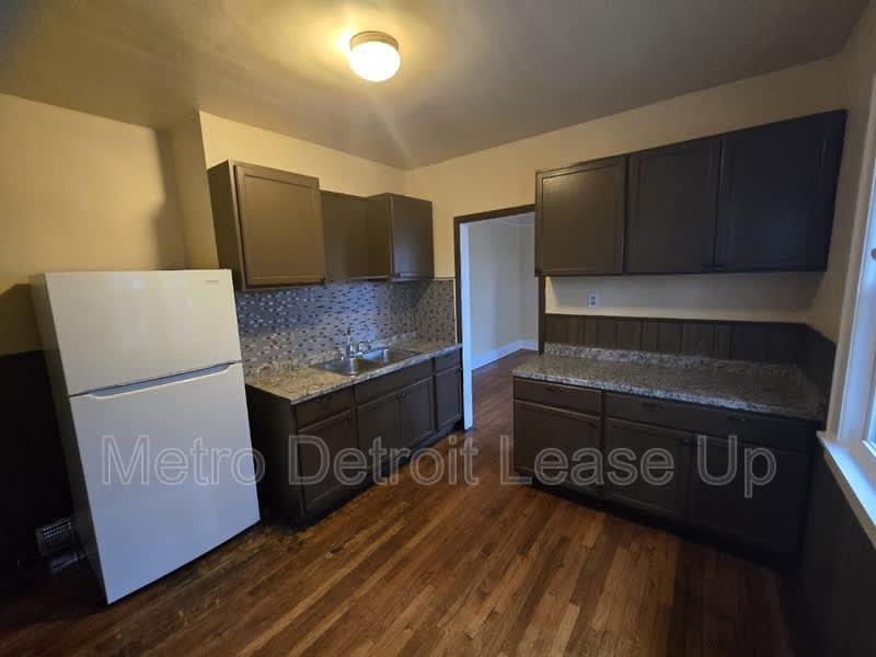 4696 Nottingham – photo 5