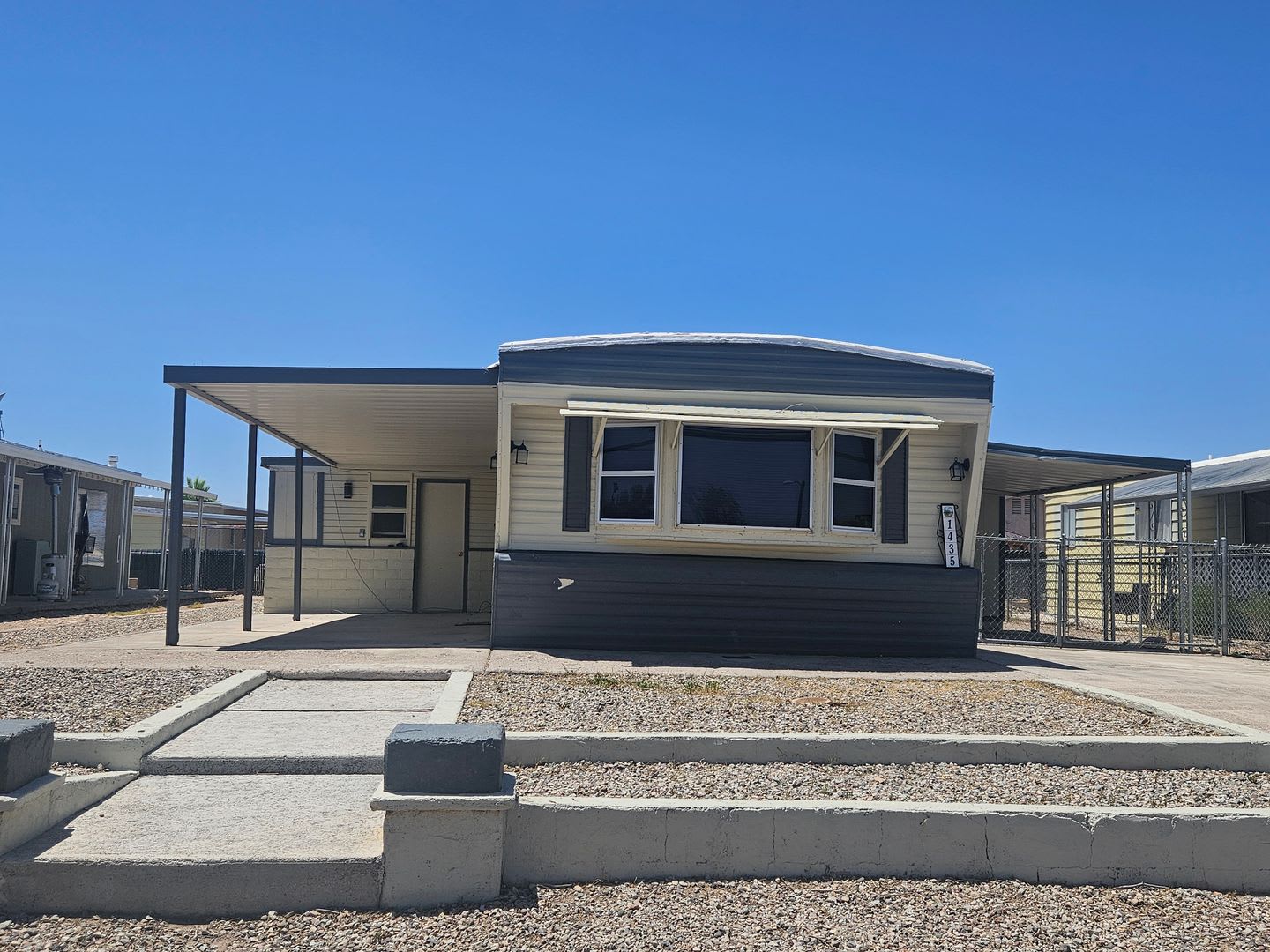 3 bed/2bath Mobile Home Walking Distance to the Colorado River! – photo 2