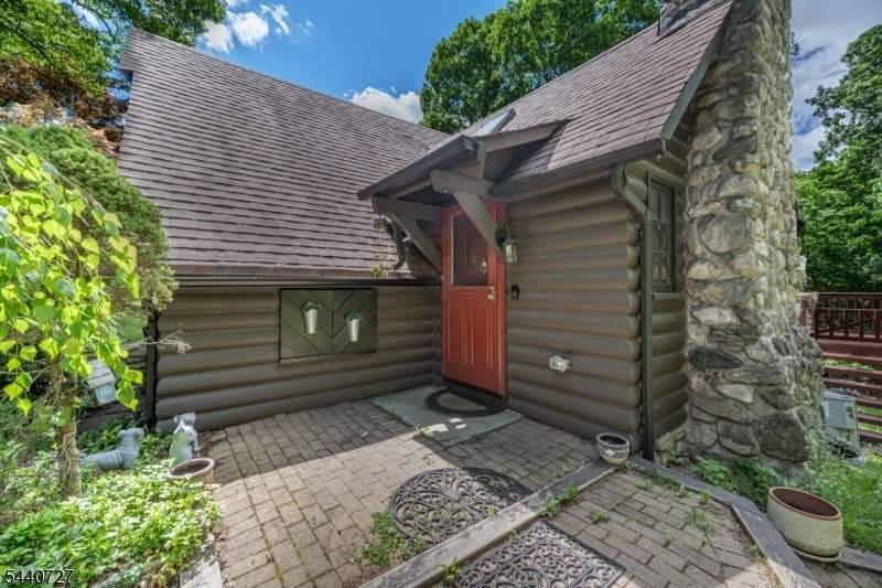 78 Woodlawn Rd – photo 2