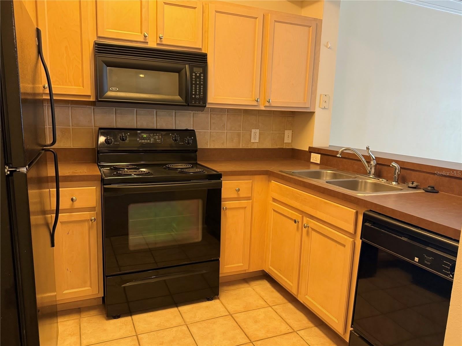 12861 MADISON POINTE Circle – photo 2