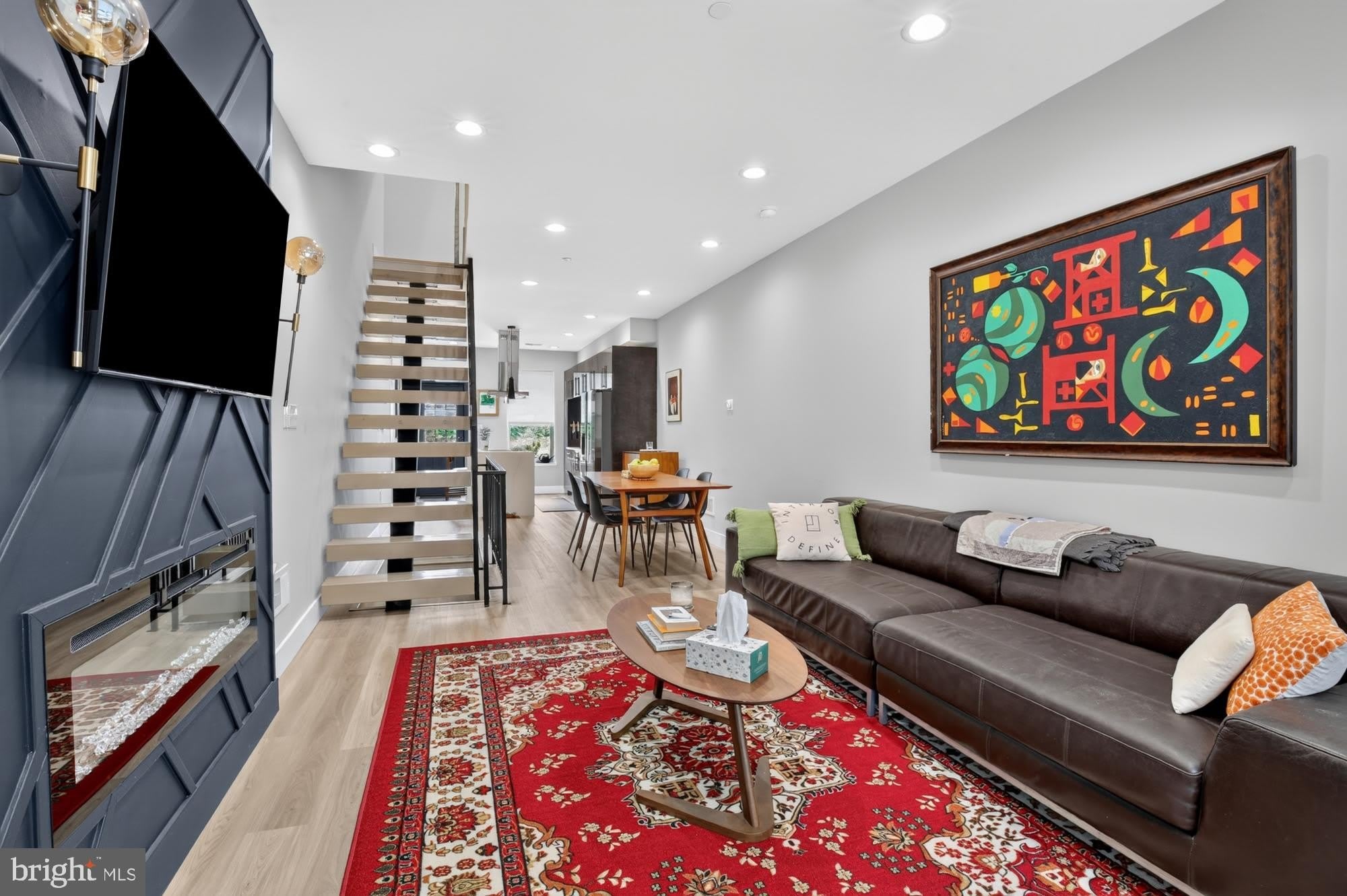 1838 E OAKDALE Street – photo 1