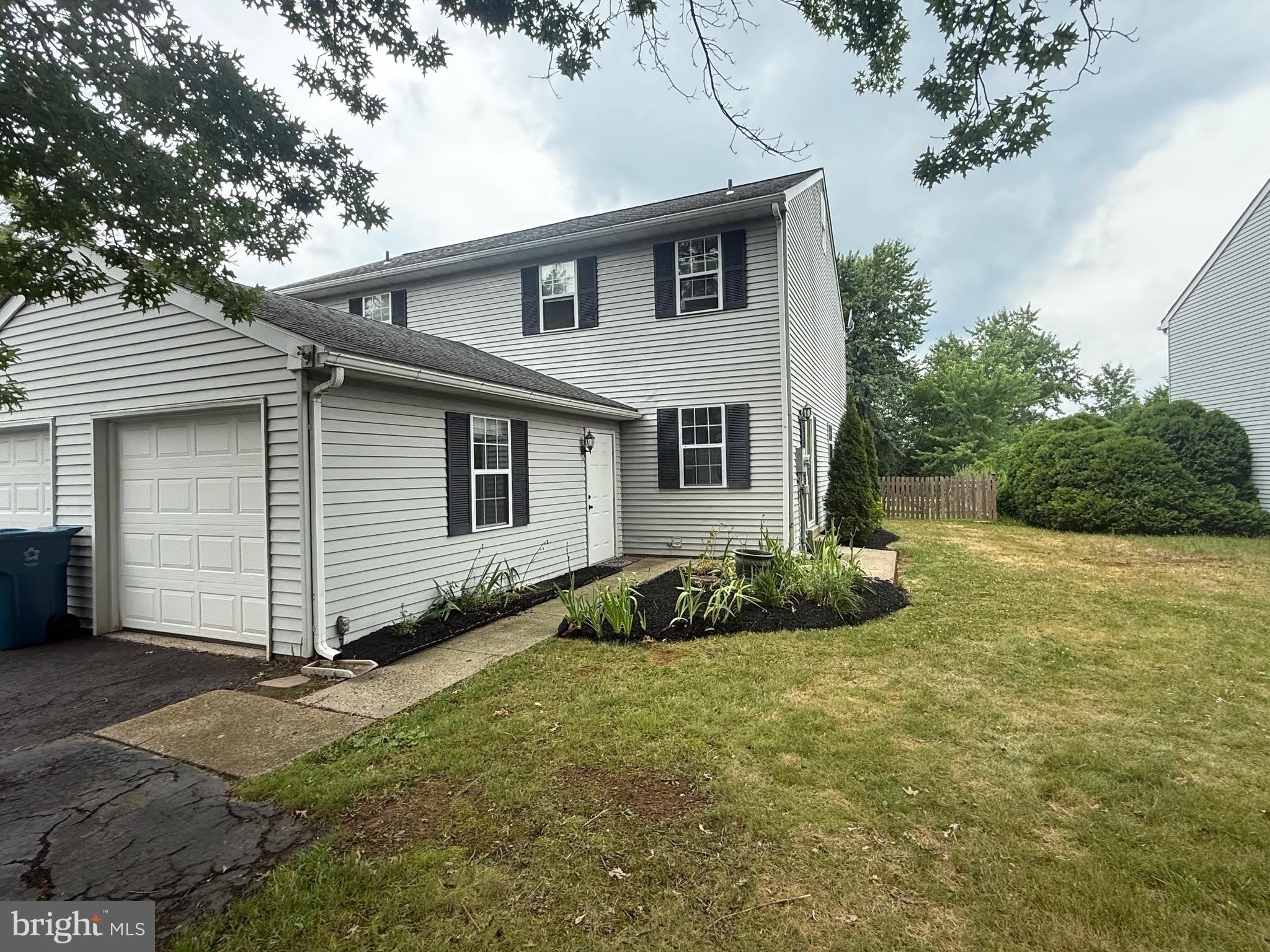 409 EDGEWOOD Drive – photo 1
