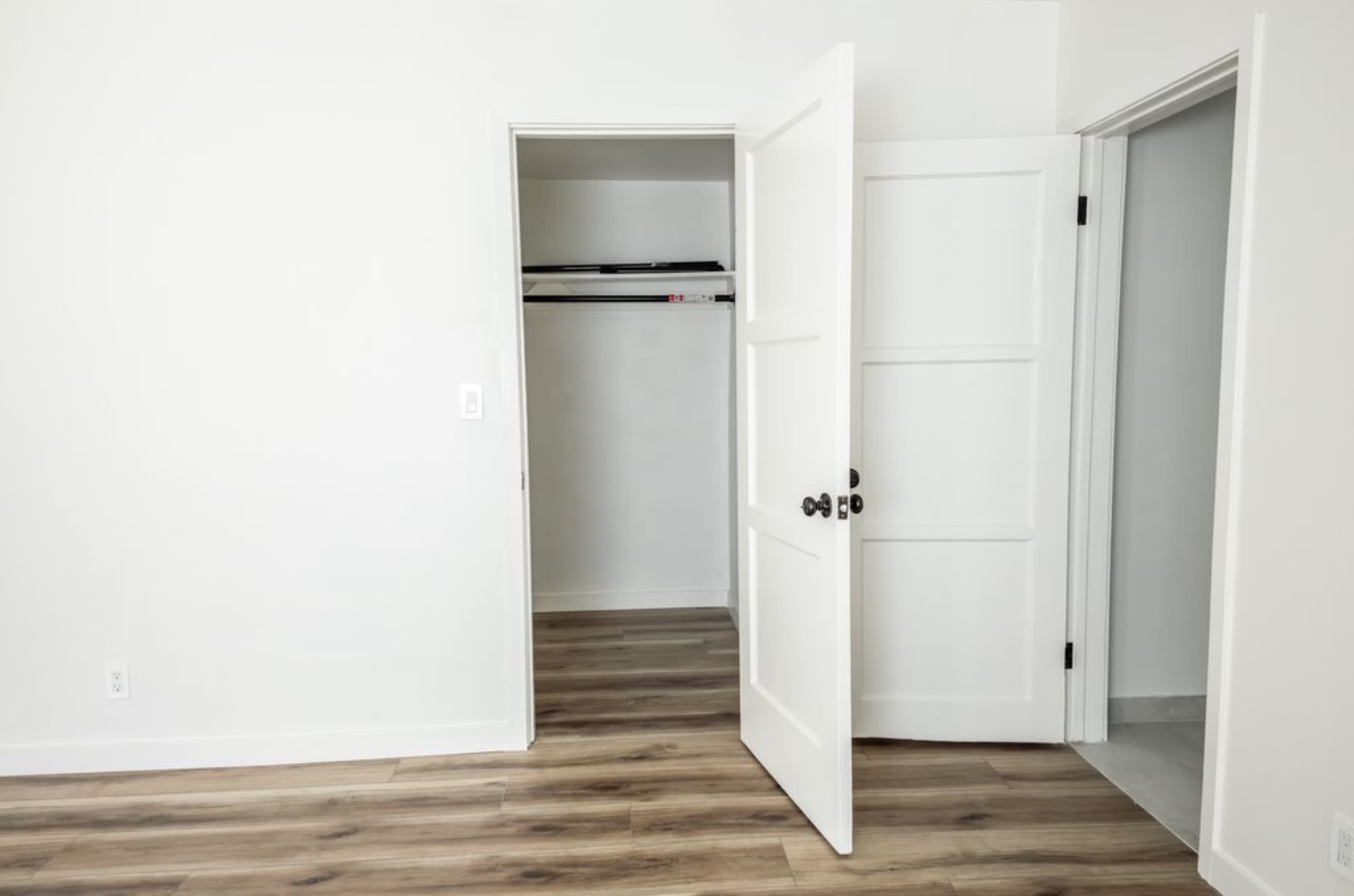 439 South Evergreen Avenue – photo 2
