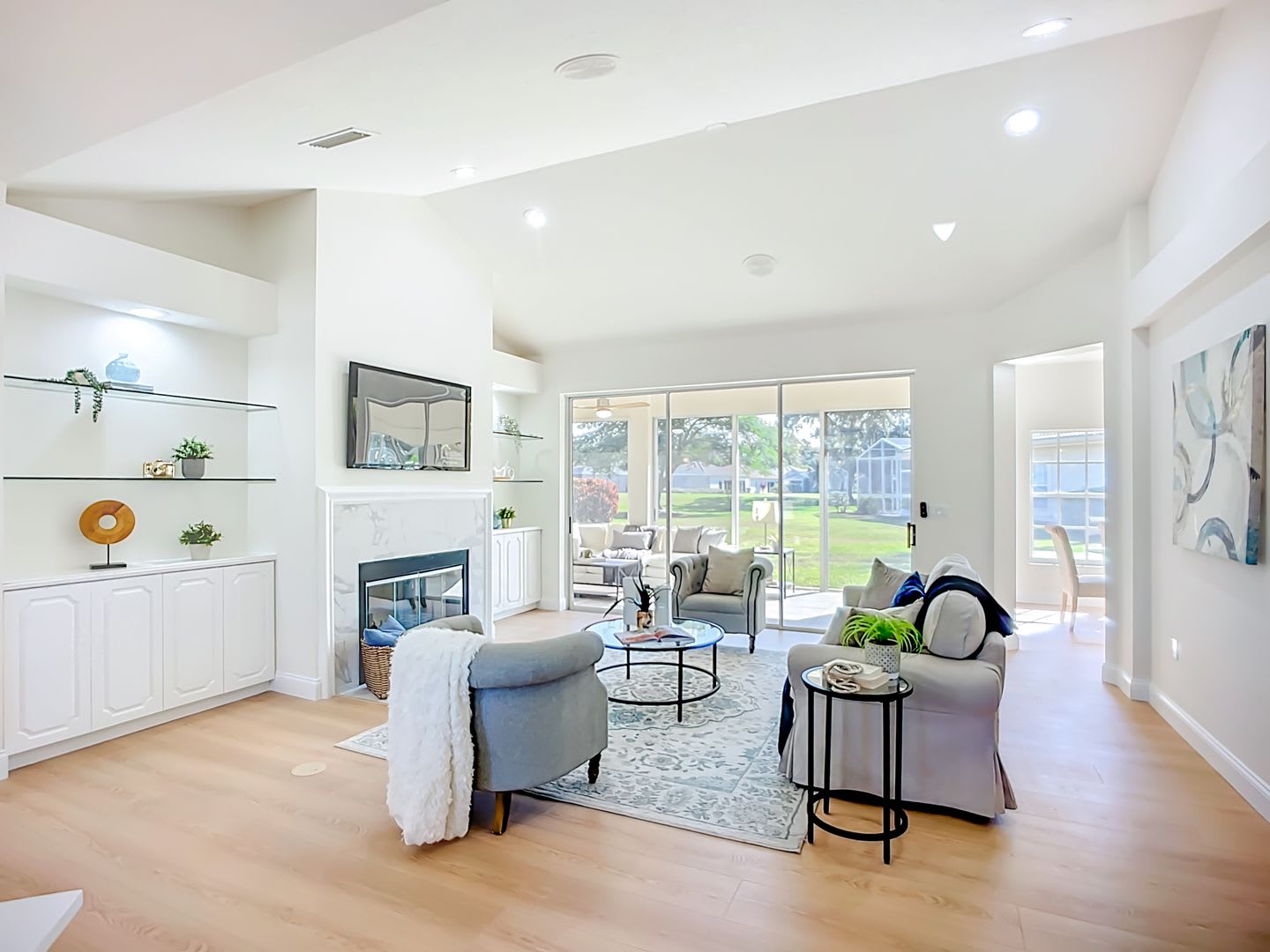 Absolute stunner and an exceptional value. – photo 2