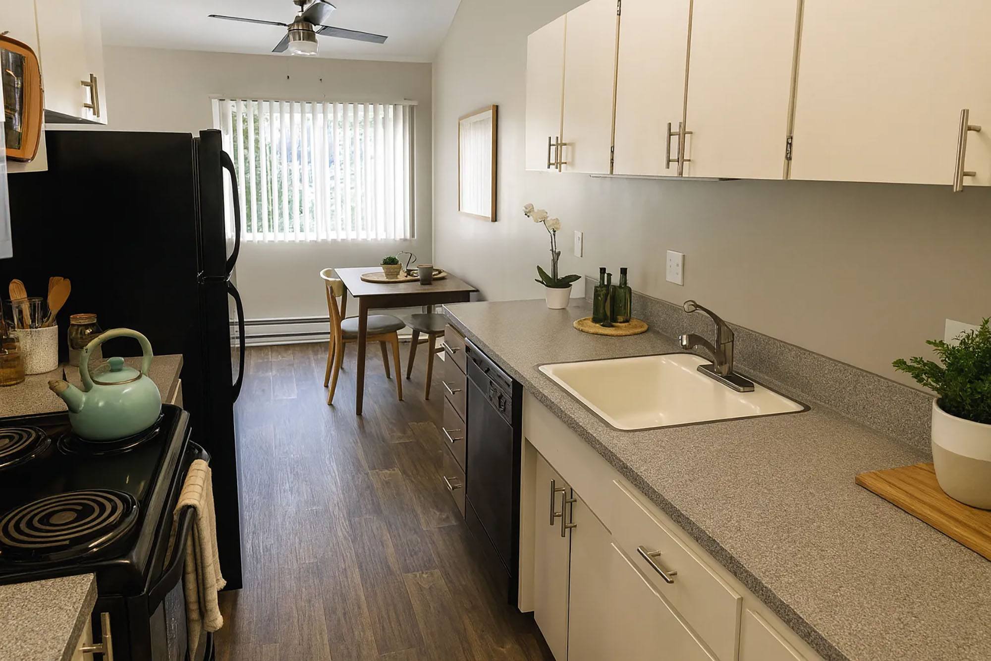Raleigh Apartments – photo 3
