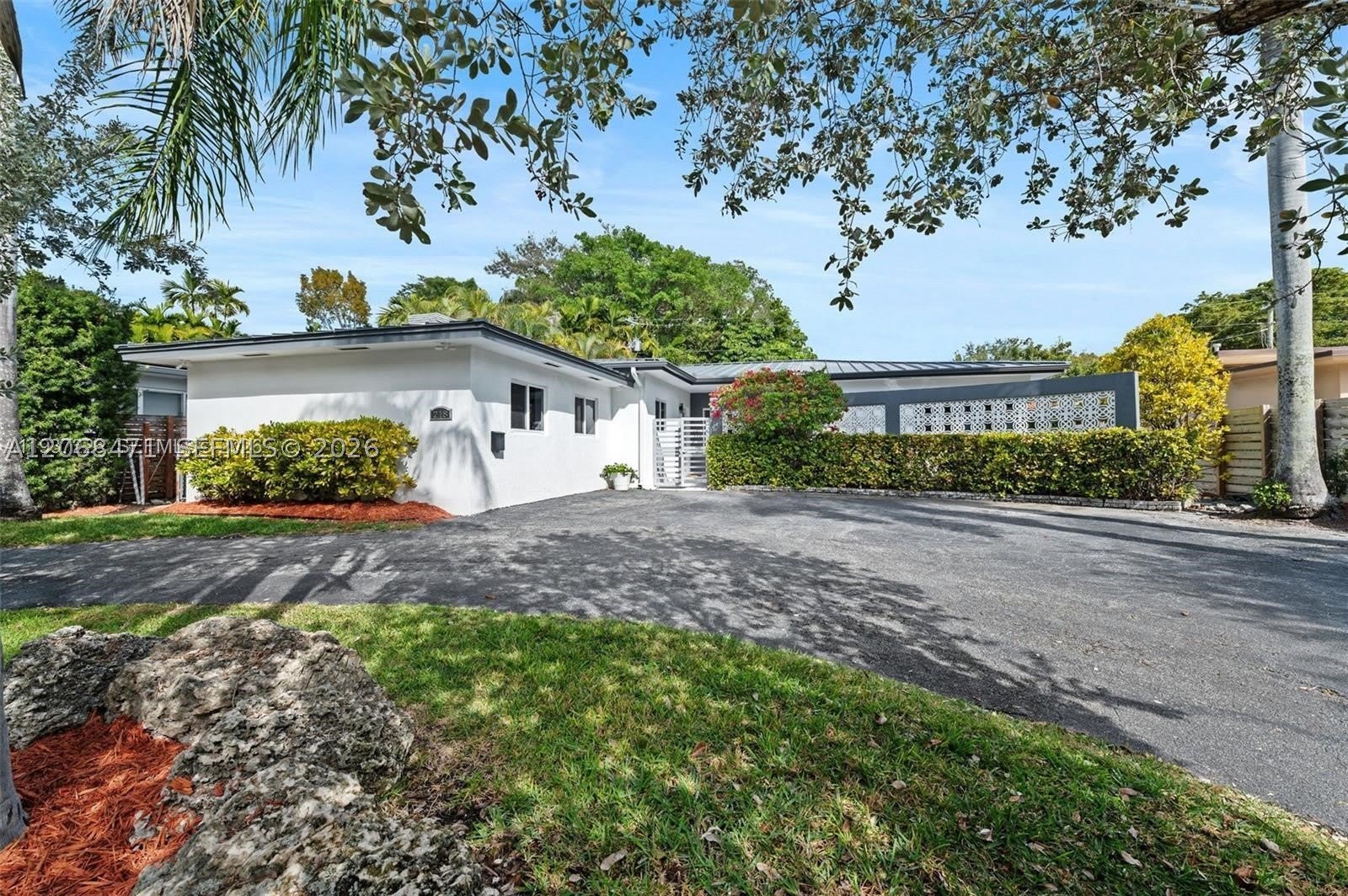 218 Shore Dr S – photo 4
