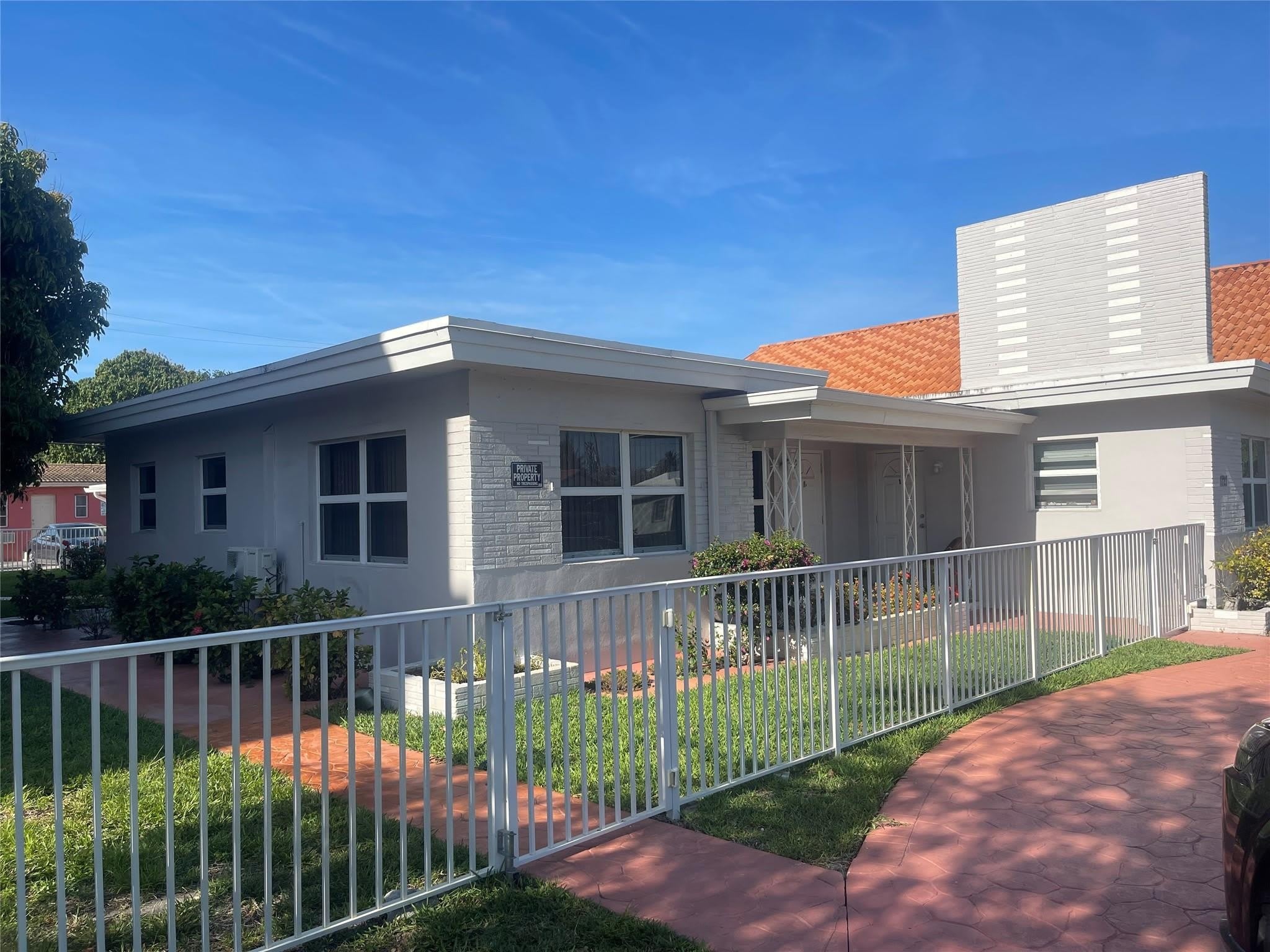 1727 DEWEY Street – photo 2