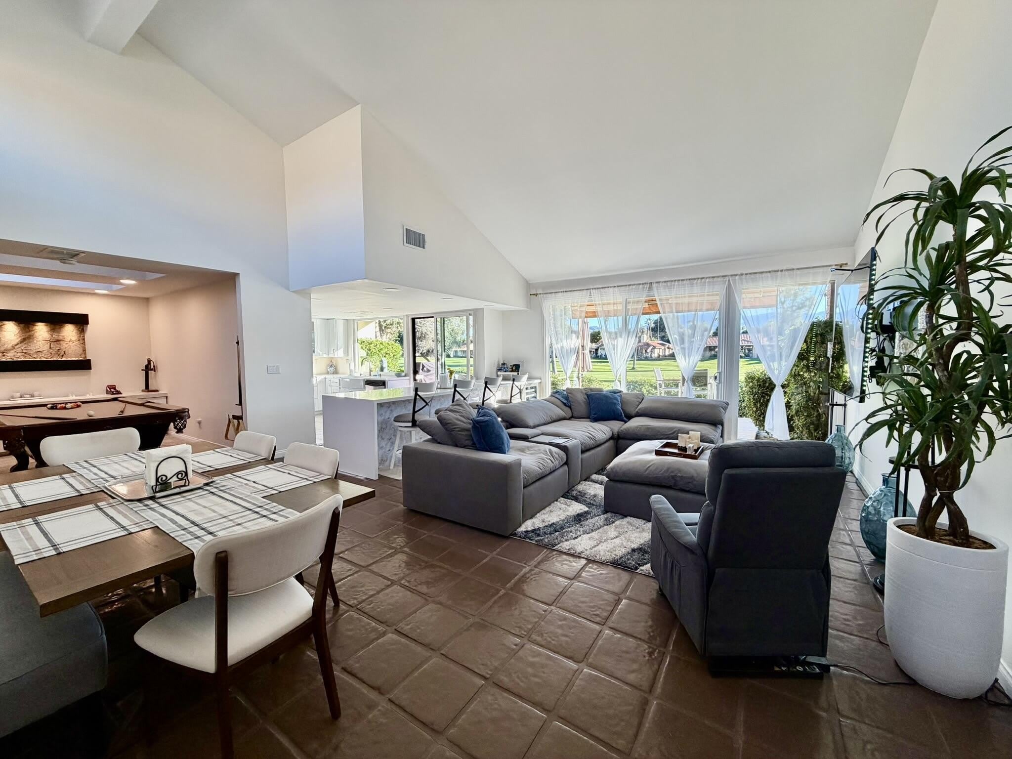 177 Las Lomas – photo 4