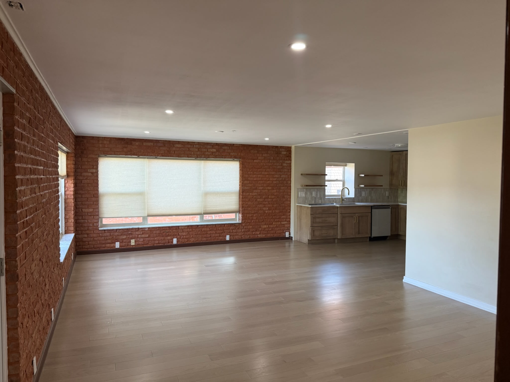 2327 Park Avenue – photo 3