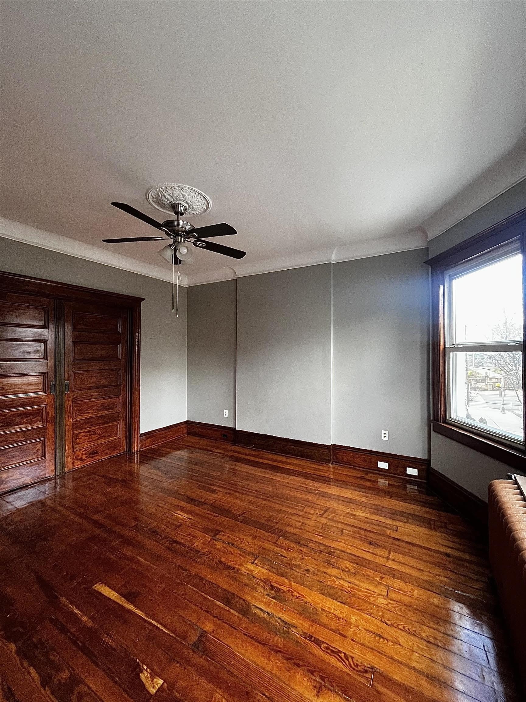 135 SHERMAN PL – photo 5