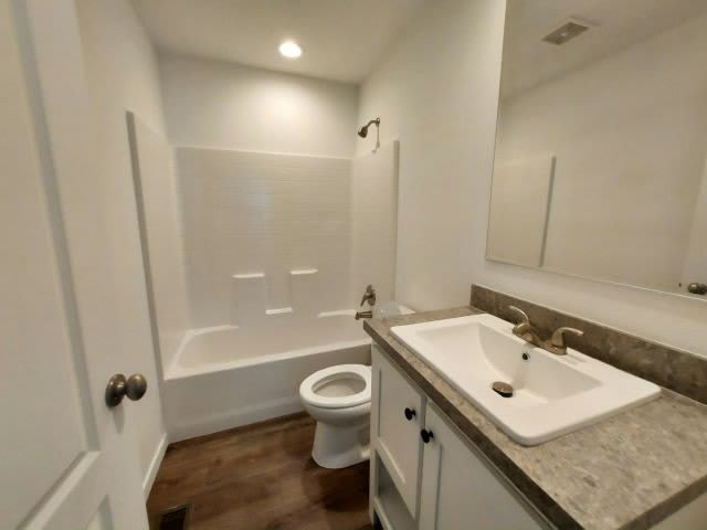 4650 E Carey Ave – photo 5
