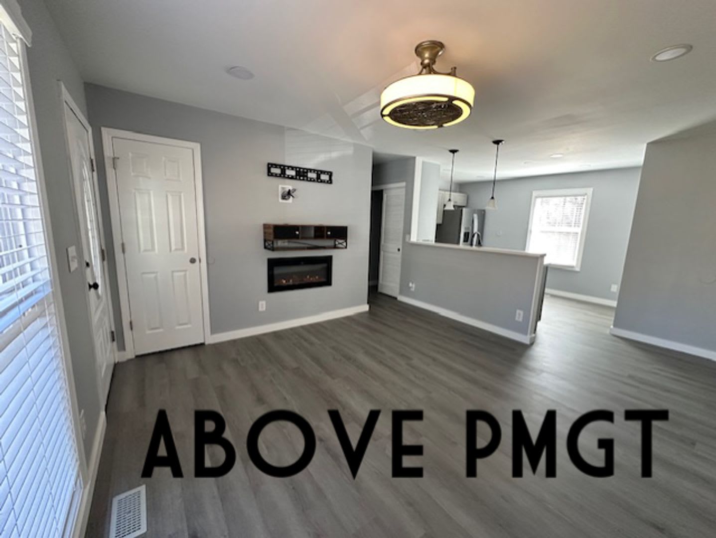 In Greer completely Renovated 3 bedroom – photo 4