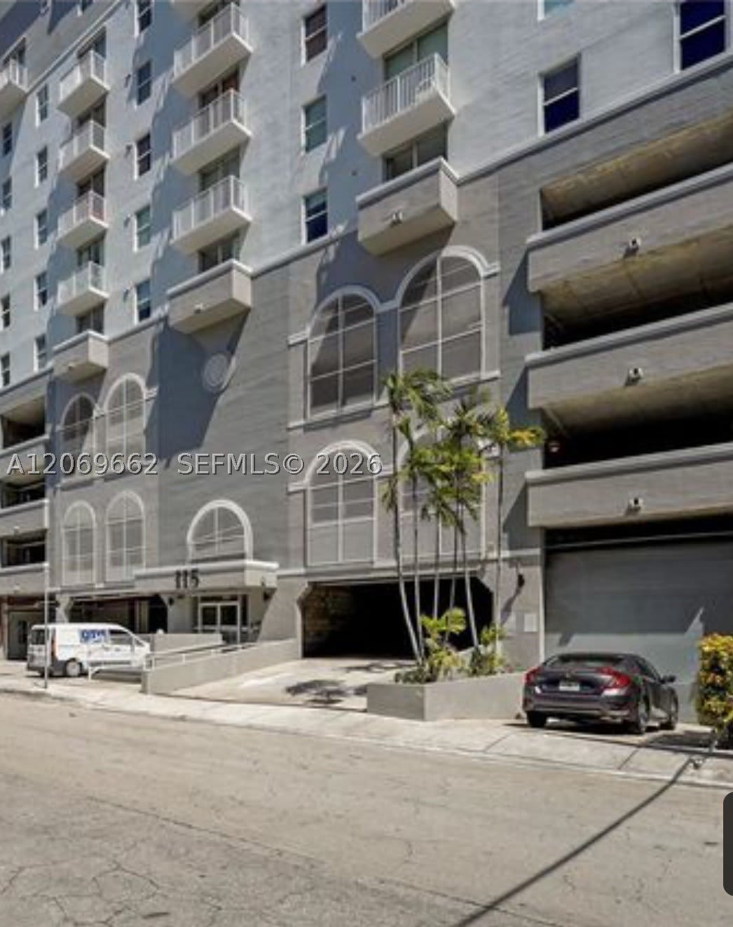 115 SW 11th St – photo 1