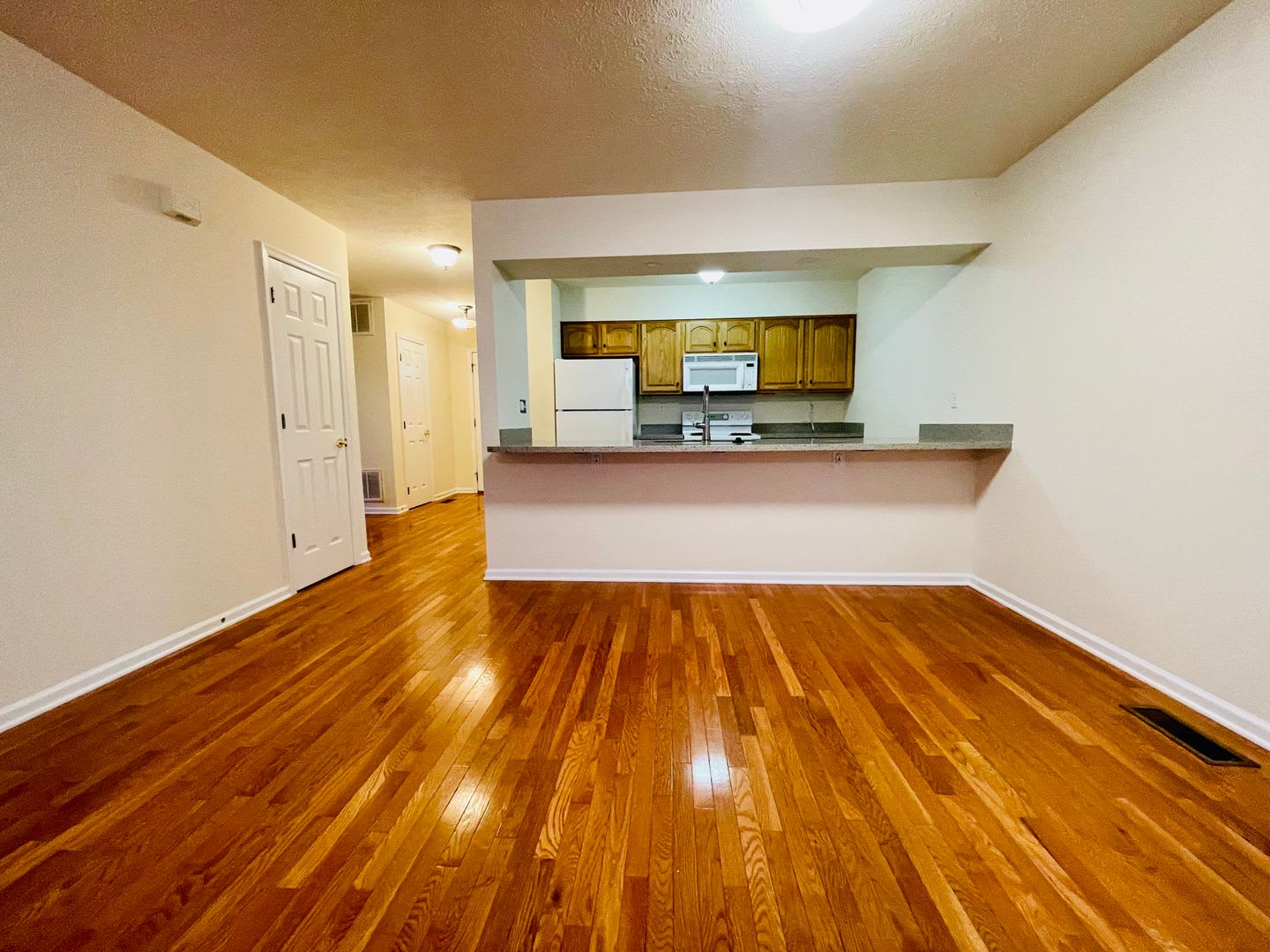 Updated Duplex for Rent – photo 5