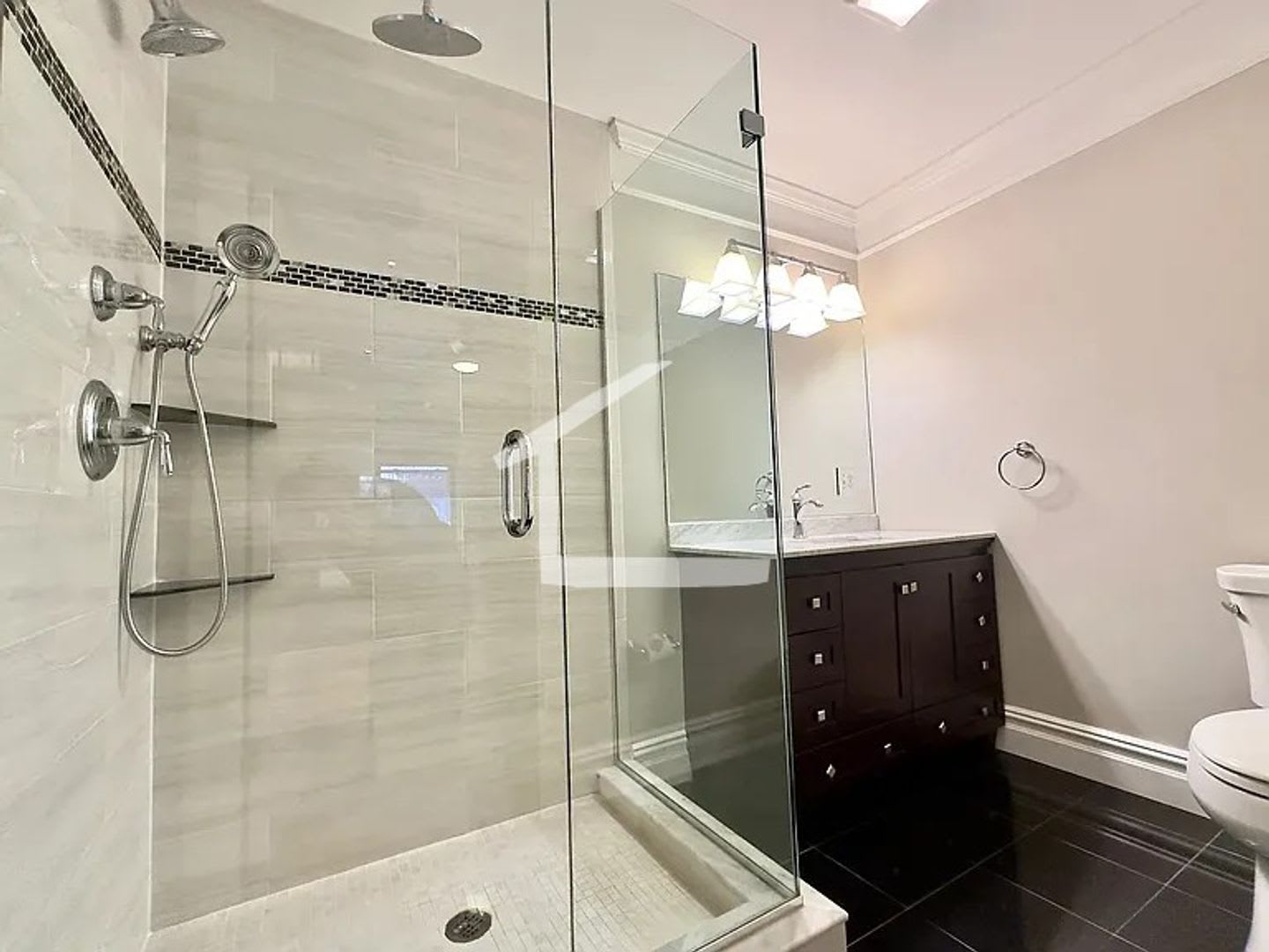 Beautifully Designed Luxury 2-Bed/2-Bath in the South End – photo 4
