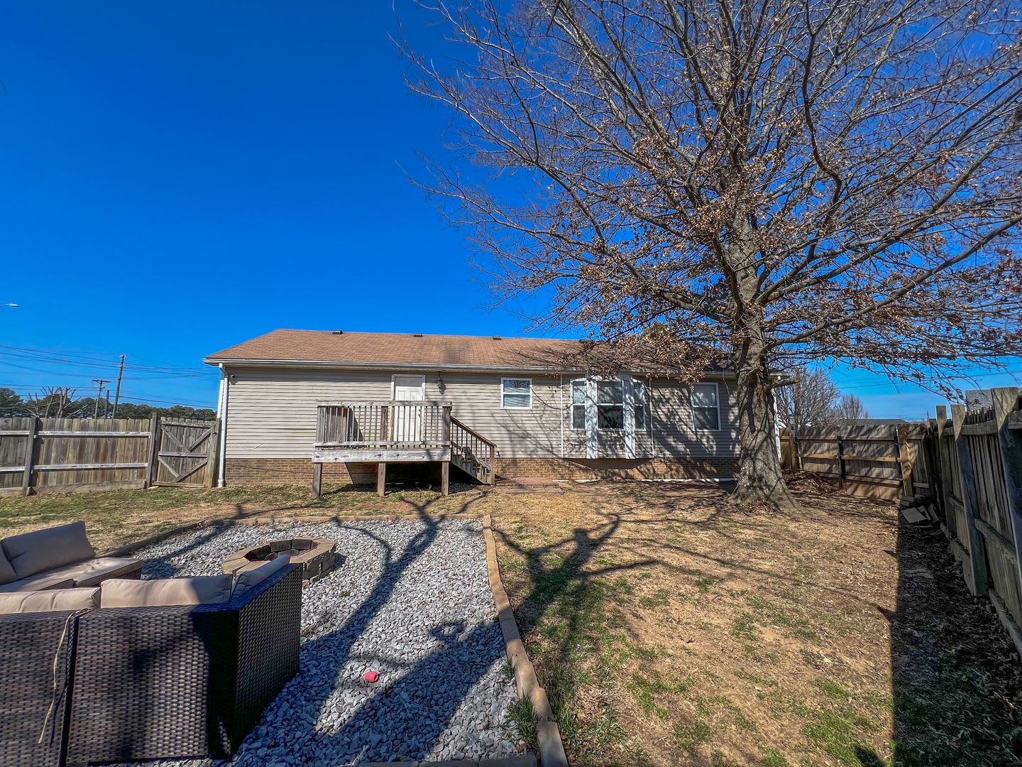 Fenced Backyard--No Breed Restrictions! Close to Post! – photo 4