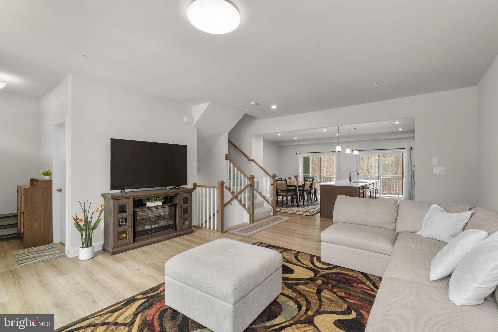 10706 LARKSWOOD Street – photo 4