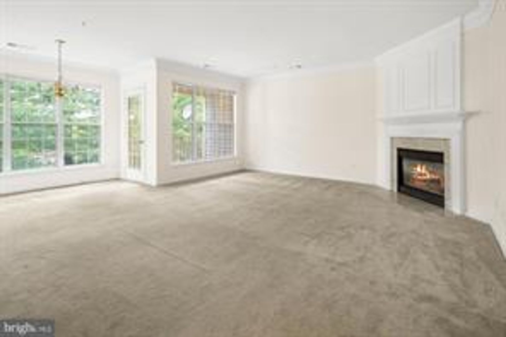 Gorgeous 2 level condo only 1 block from West Falls Church Metro. – photo 4