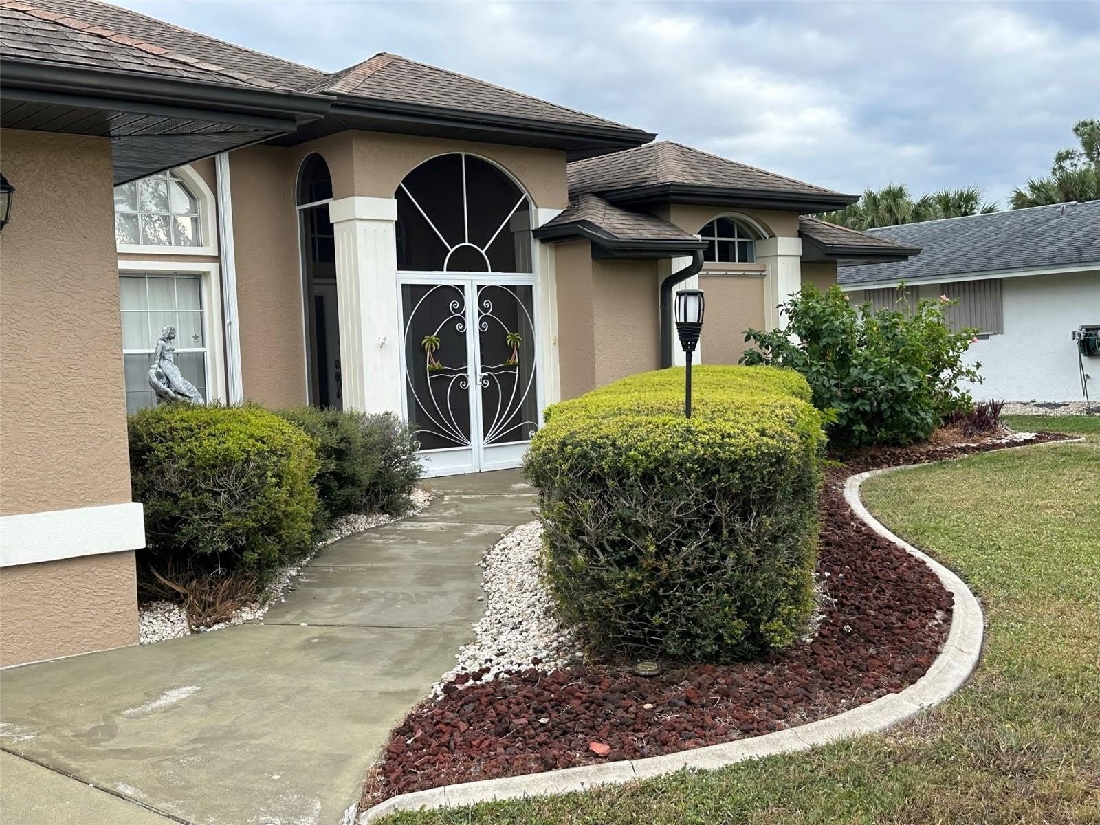 1238 YORKSHIRE Street – photo 3