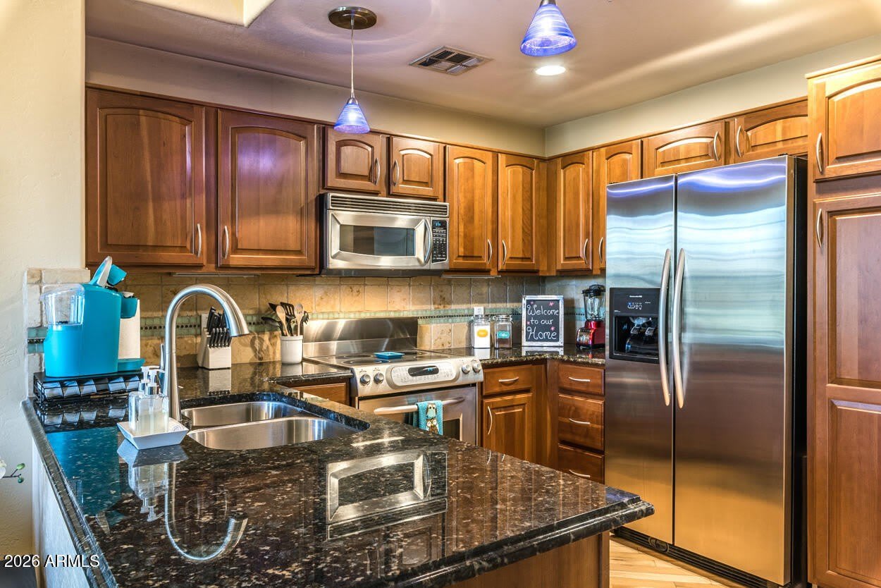 1664 E BRIDGEPORT Parkway – photo 3