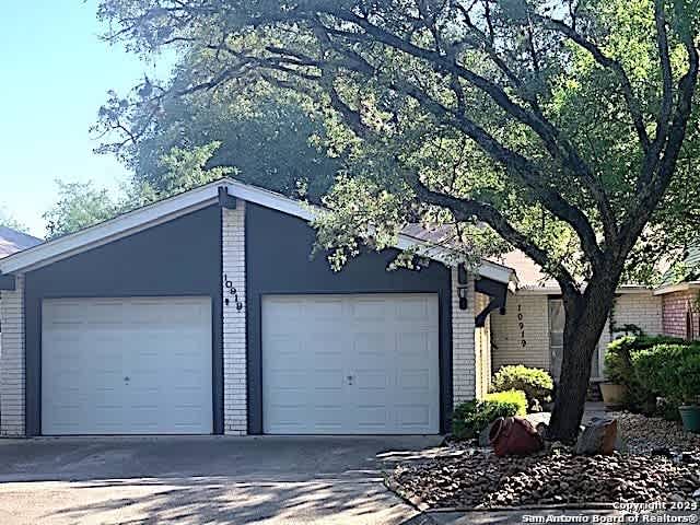 10919 Whisper Valley Street – photo 2