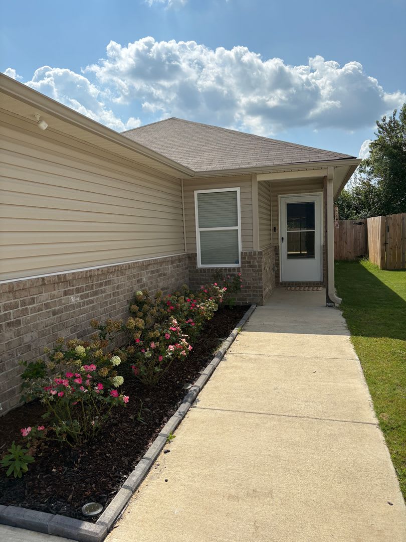 3 Bed 2 Bath Available For Rent Now – photo 2