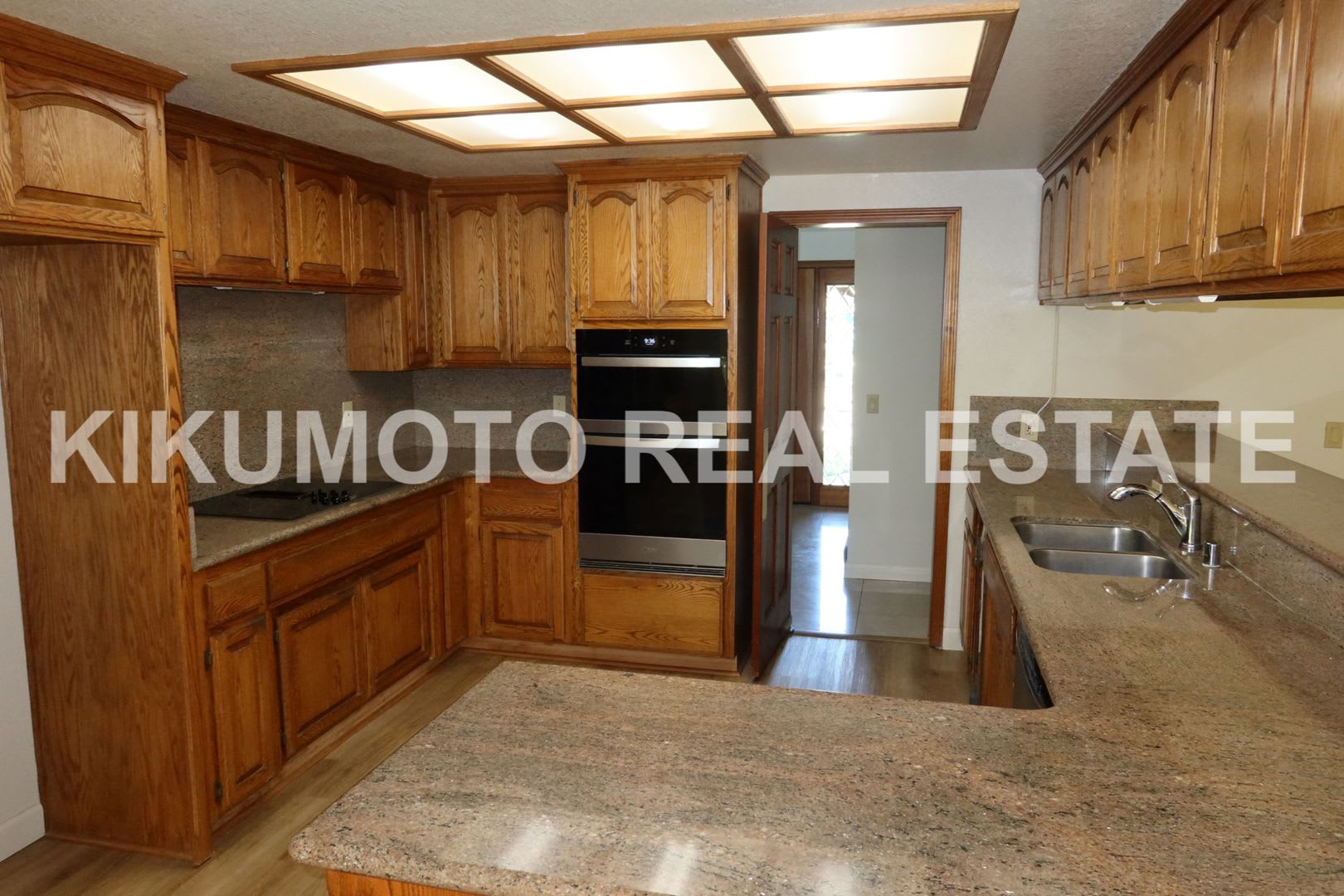 Riverlake 4 bedroom, 3 bath, 3 car home – photo 4