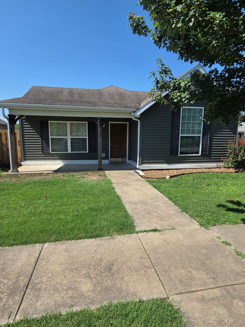 MUST SEE CHARMING HOME! – photo 1
