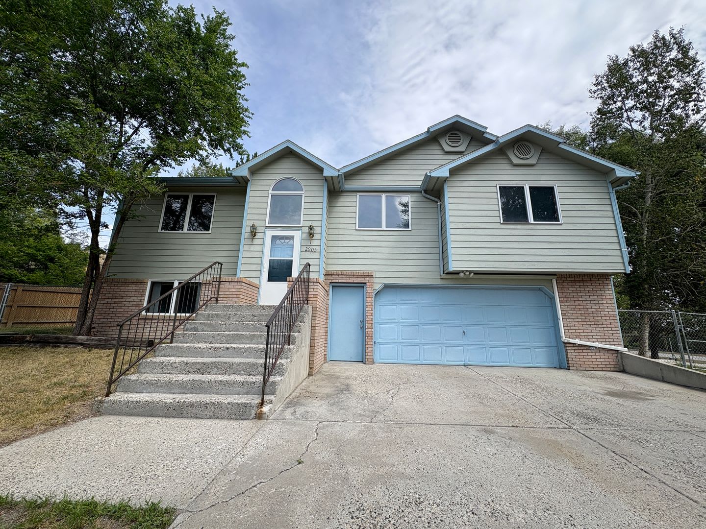 Large West End Home! – photo 1