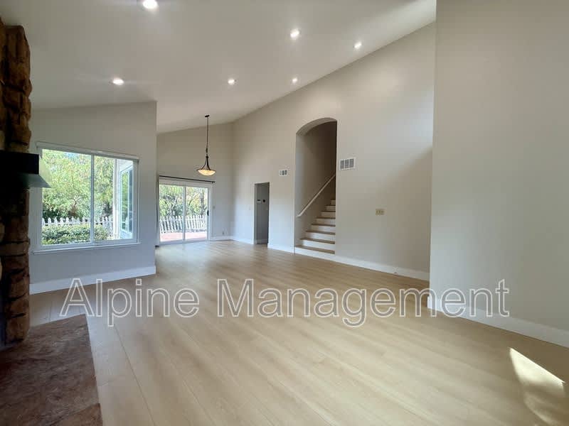 560 Palo Alto Place – photo 4