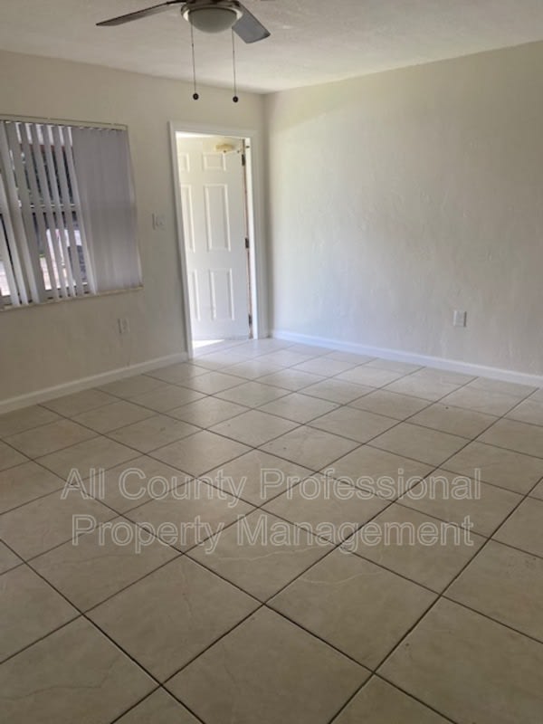 6032 Pierce st – photo 5