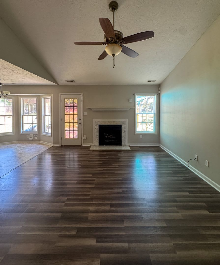 Charming 3 Bed 2 Bath Plus Bonus Room in Raeford – photo 2