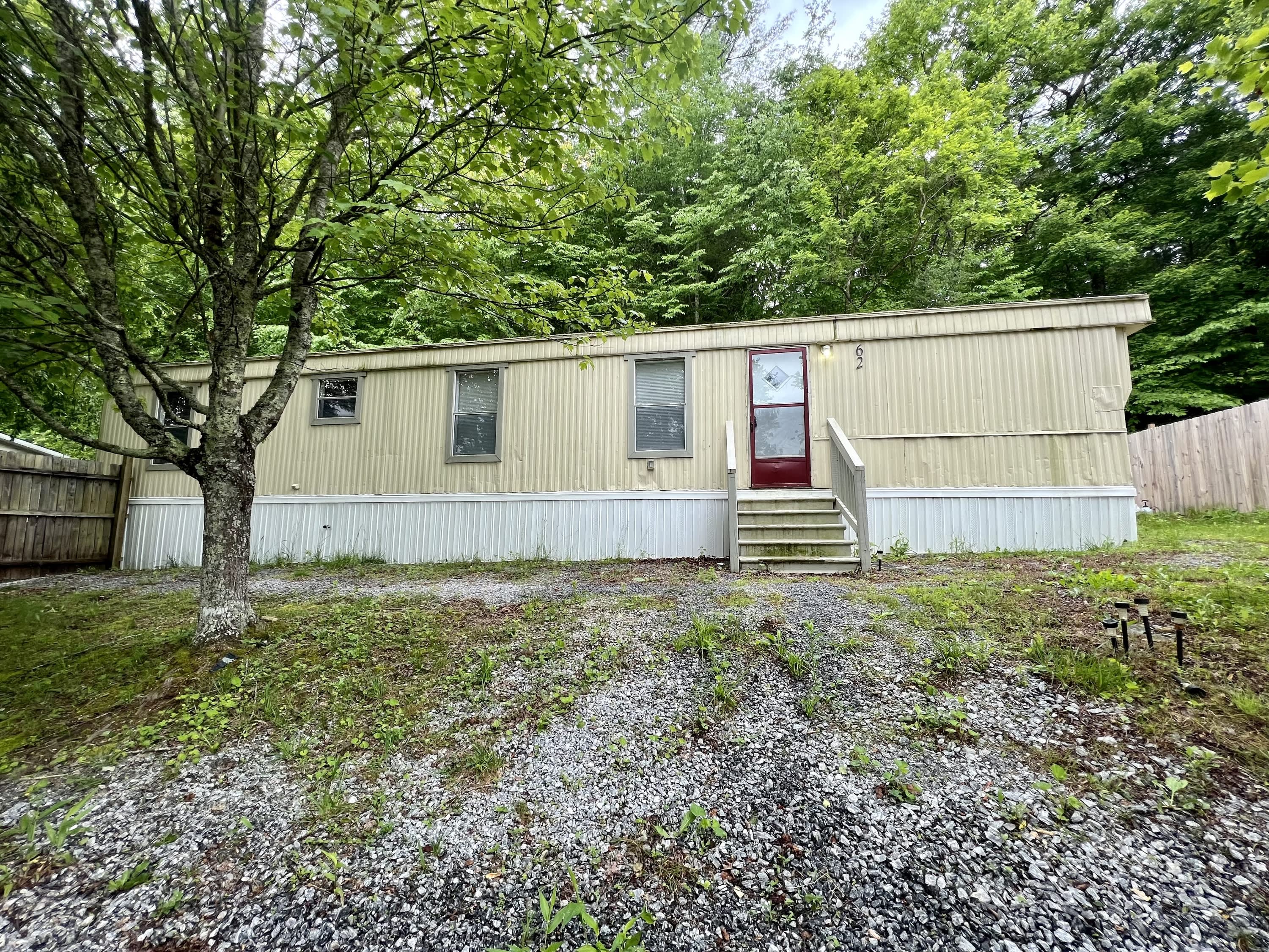 62 Mandalay Dr – photo 1
