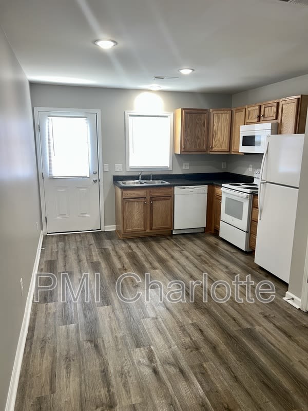 729 Fisher Ferry St – photo 2