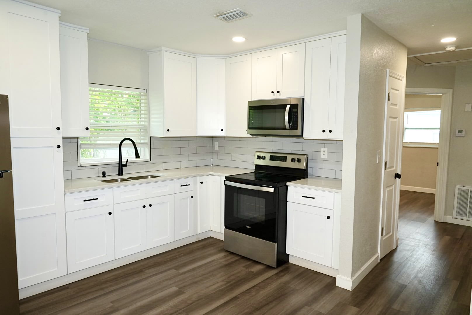 885 Ruby Ave – photo 3