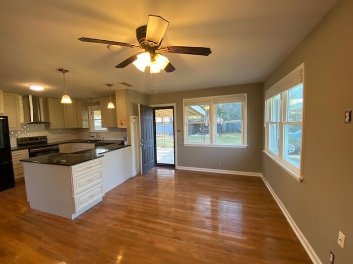 6407 Robinhood Lane Northwest – photo 3