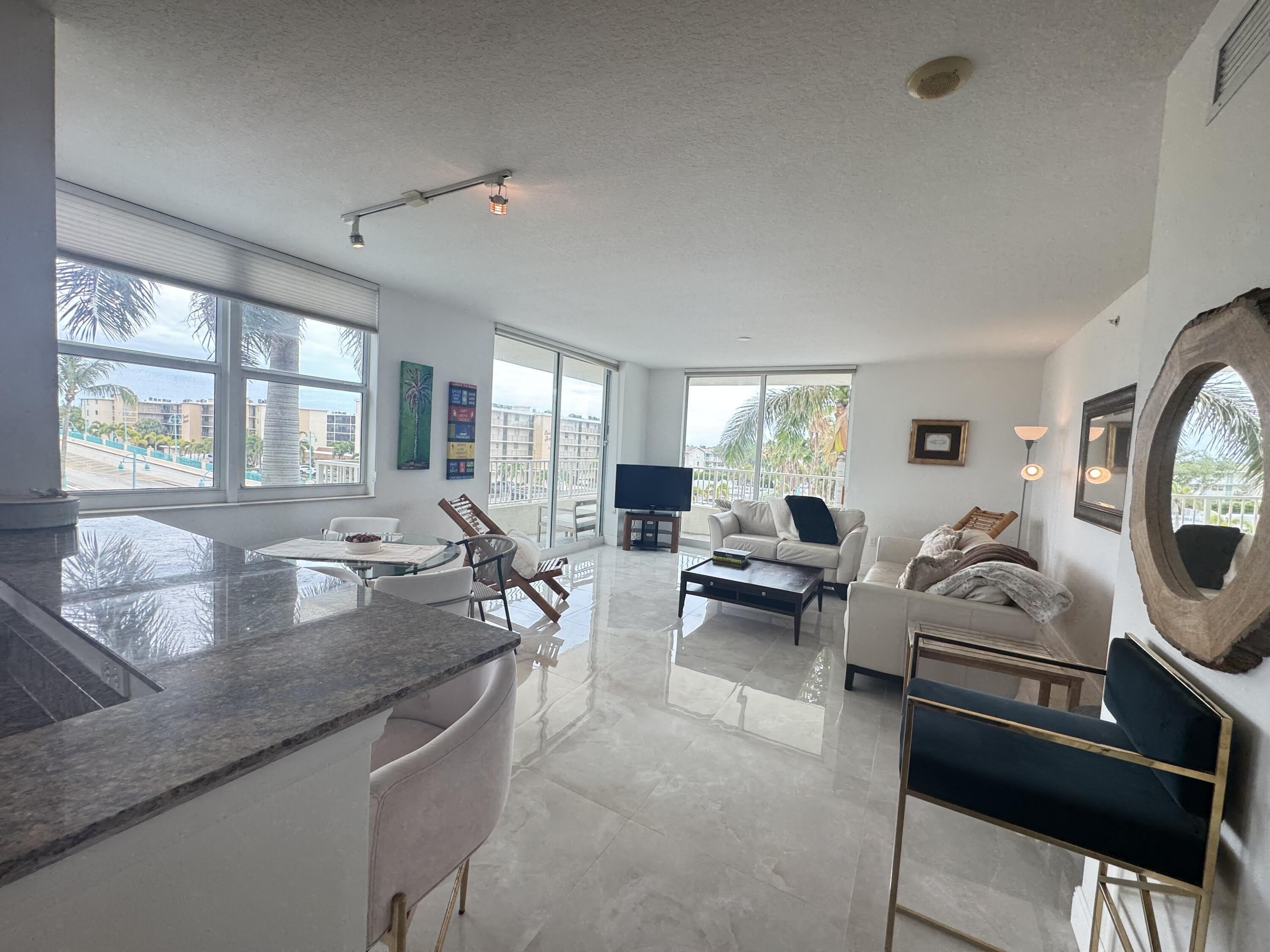 100 NE 6th Street – photo 5