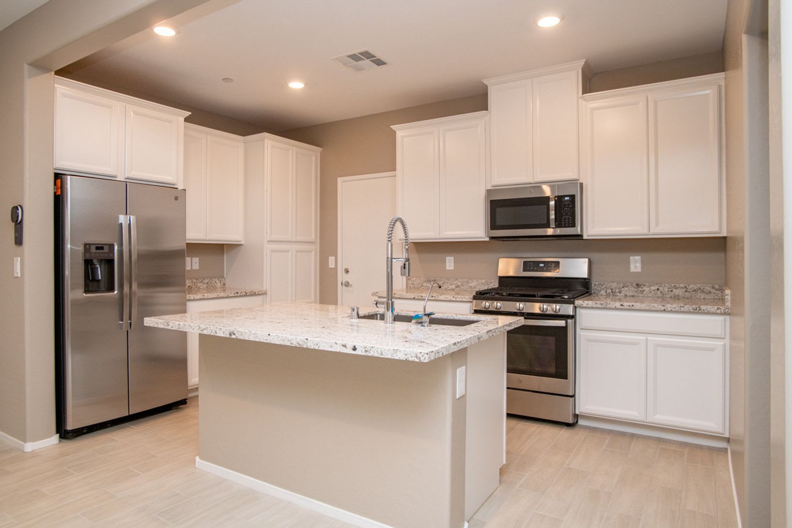 Great Townhome 3/2 in Santa Rosa Community in Summerlin!!! – photo 3
